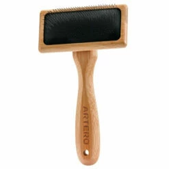 Artero Medium Protected Short Pin Slicker Brush